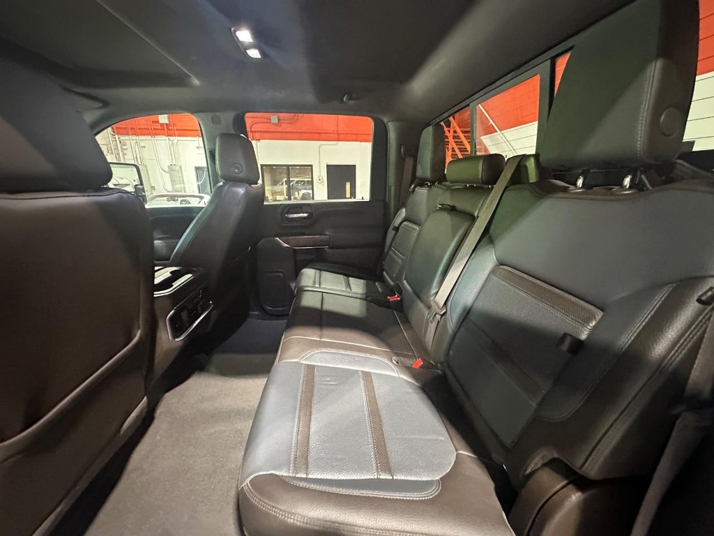 GMC Sierra 3500HD Vehicle Full-screen Gallery Image 14