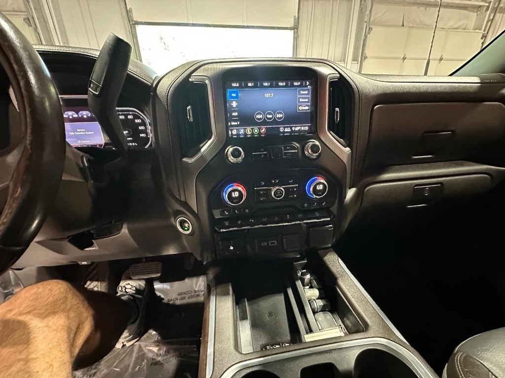 GMC Sierra 3500HD Vehicle Full-screen Gallery Image 26