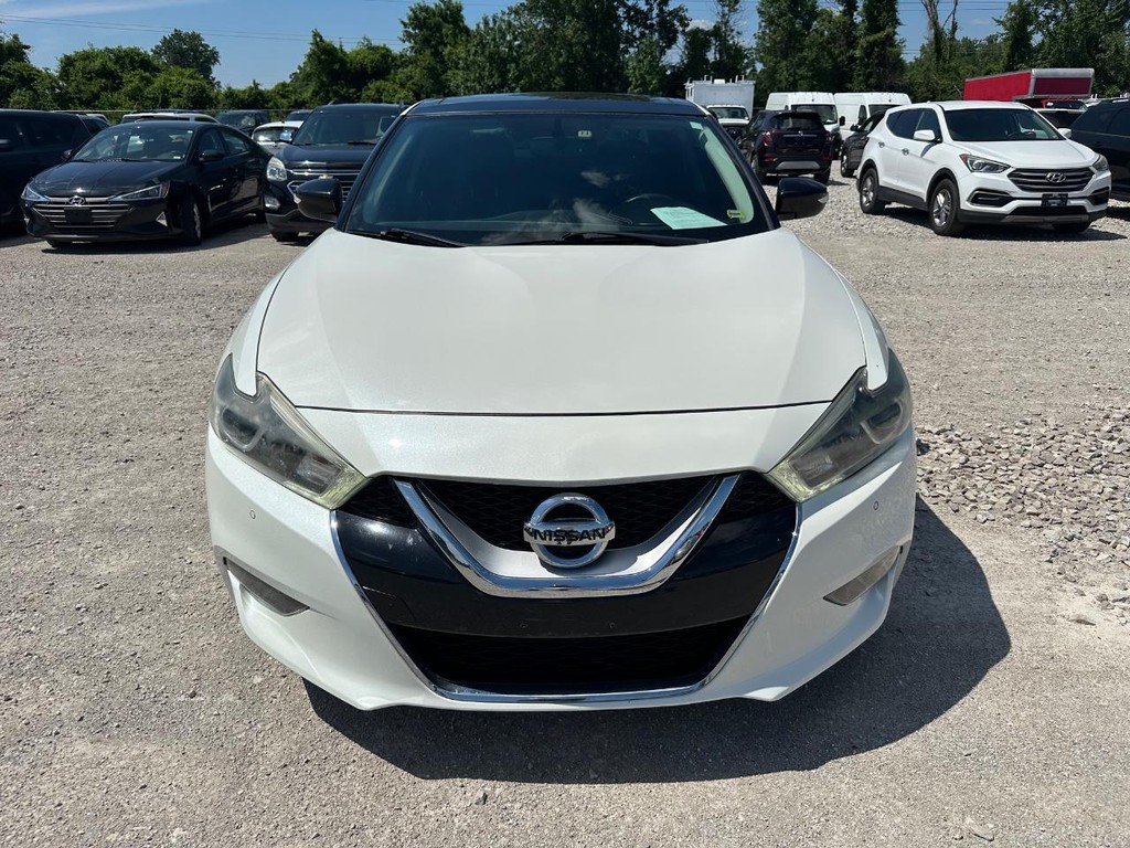 Nissan Maxima Vehicle Full-screen Gallery Image 8