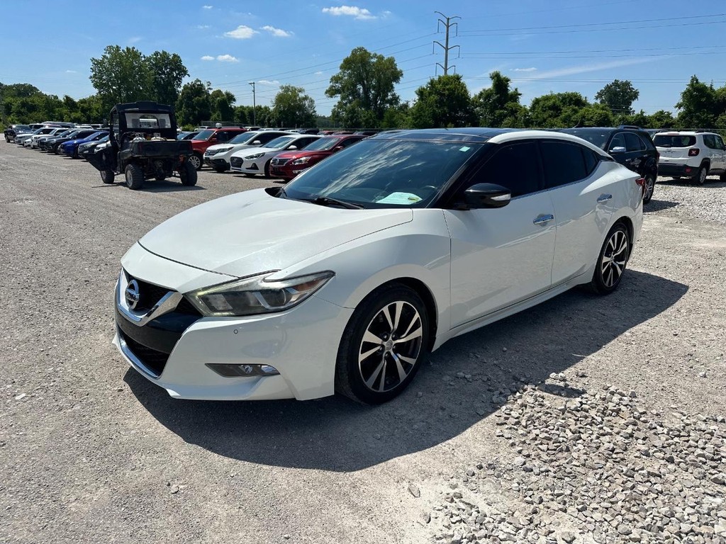 Nissan Maxima Vehicle Full-screen Gallery Image 9