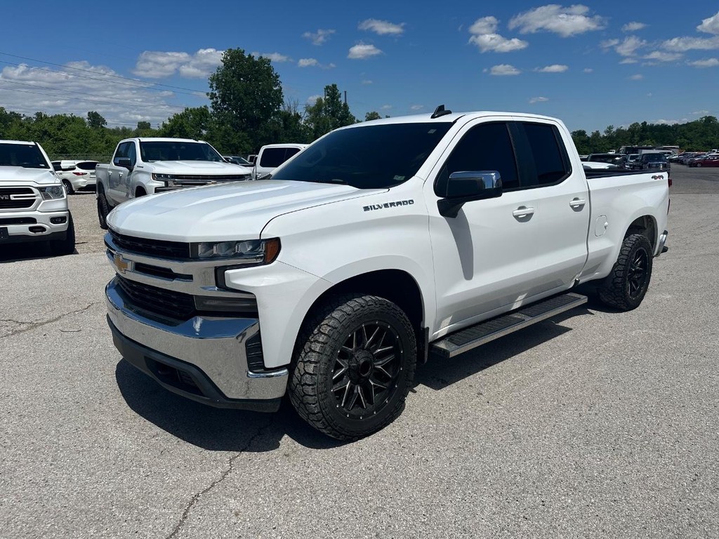 Chevrolet Silverado 1500 Vehicle Full-screen Gallery Image 9