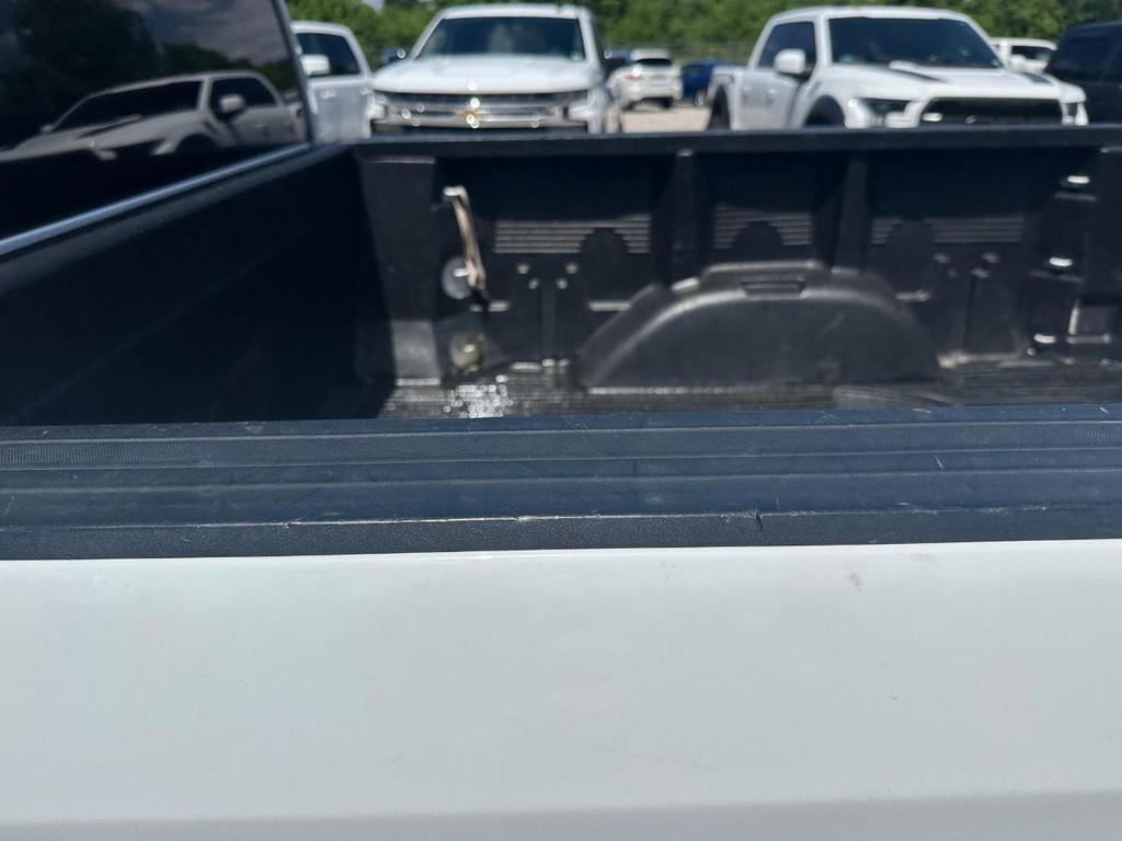 Chevrolet Silverado 1500 Vehicle Full-screen Gallery Image 10