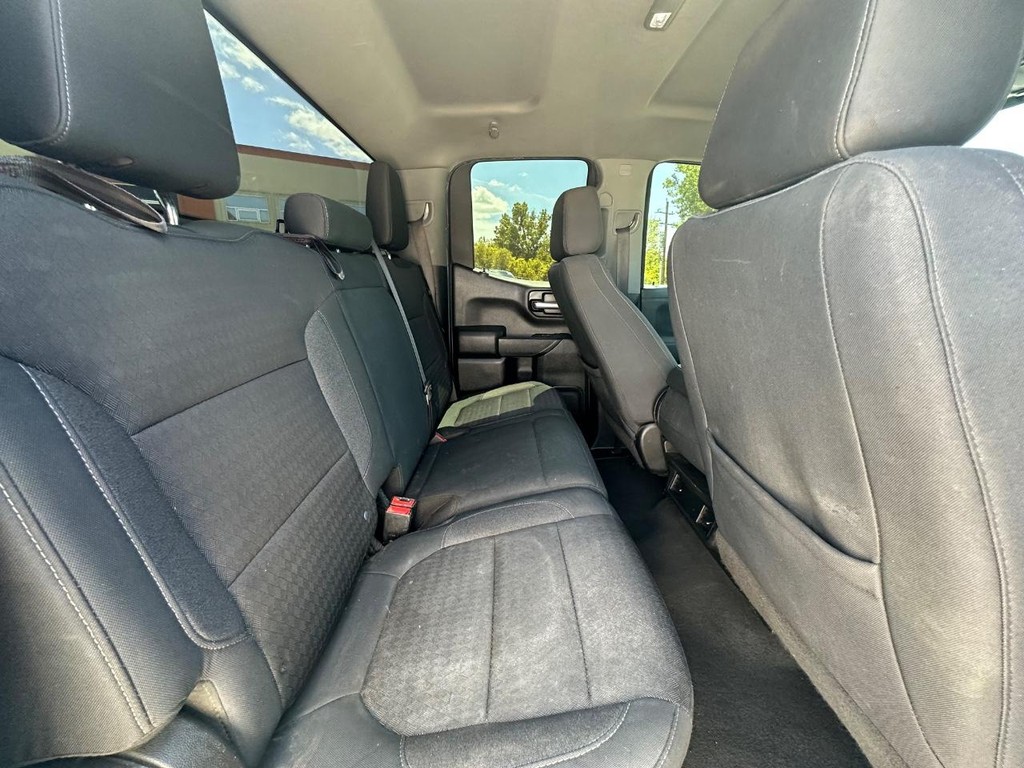 Chevrolet Silverado 1500 Vehicle Full-screen Gallery Image 20