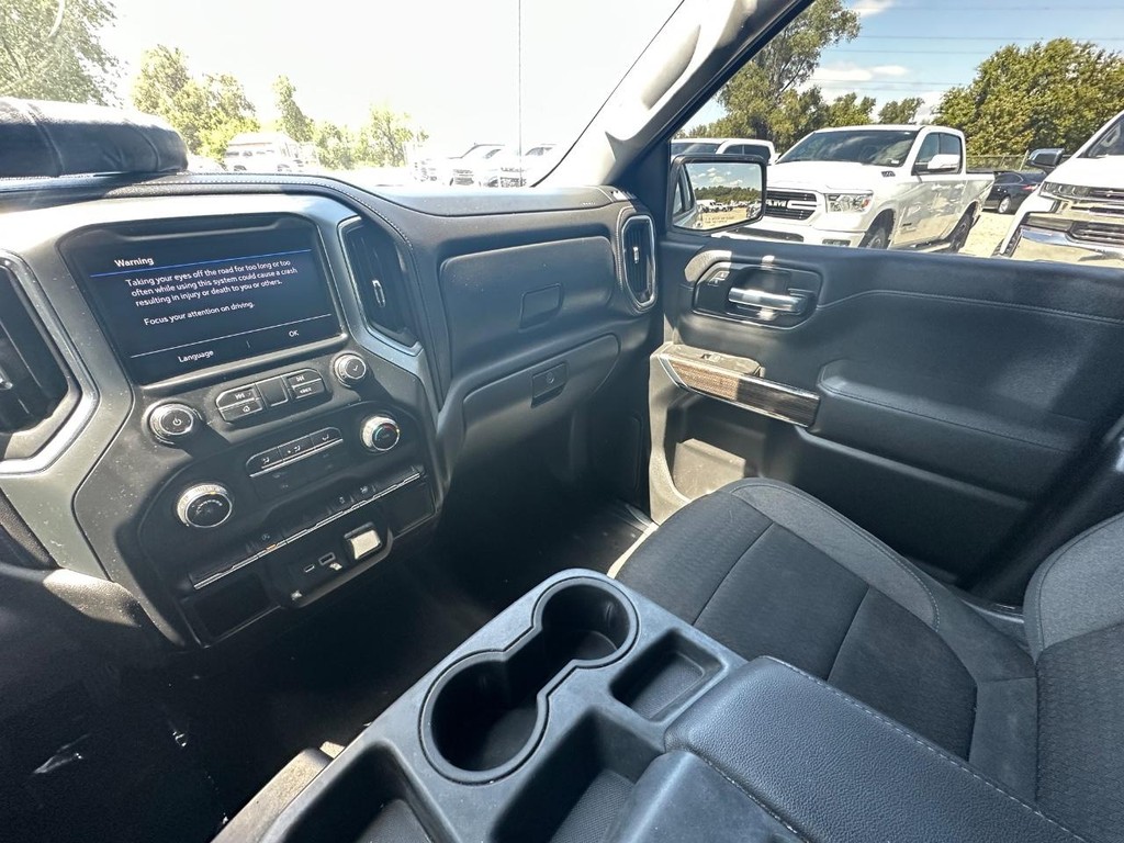 Chevrolet Silverado 1500 Vehicle Full-screen Gallery Image 22