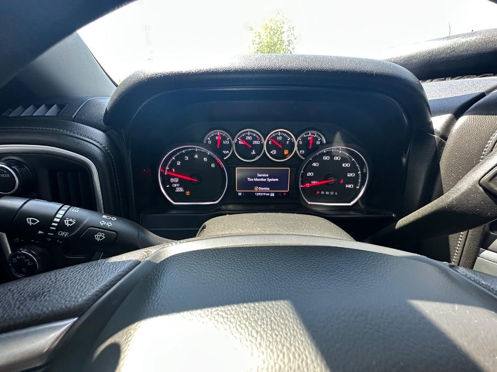 Chevrolet Silverado 1500 Vehicle Full-screen Gallery Image 23
