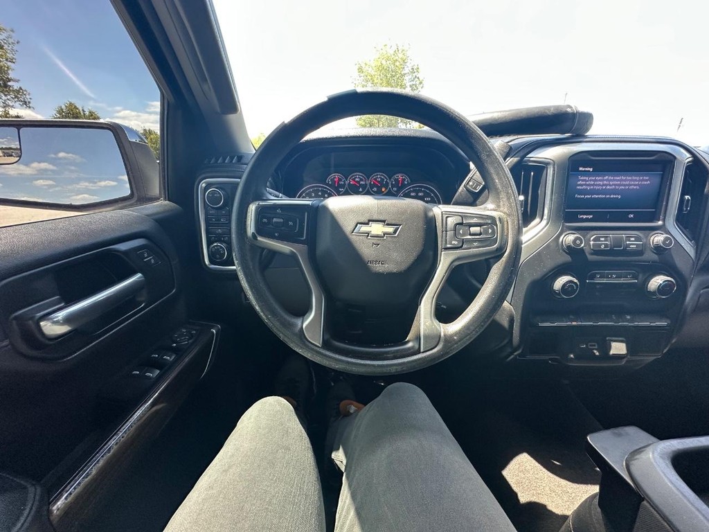 Chevrolet Silverado 1500 Vehicle Full-screen Gallery Image 24