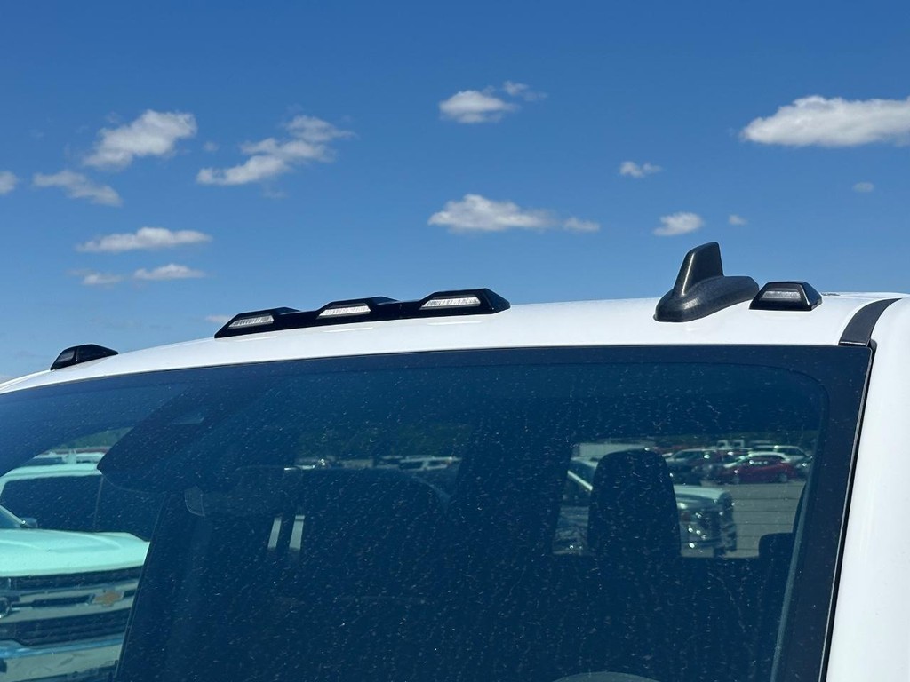 Chevrolet Silverado 2500HD Vehicle Full-screen Gallery Image 9