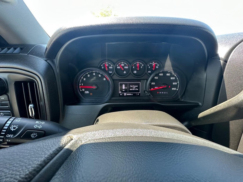 Chevrolet Silverado 2500HD Vehicle Full-screen Gallery Image 20