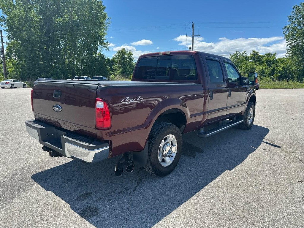 Ford Super Duty F-250 SRW Vehicle Full-screen Gallery Image 3