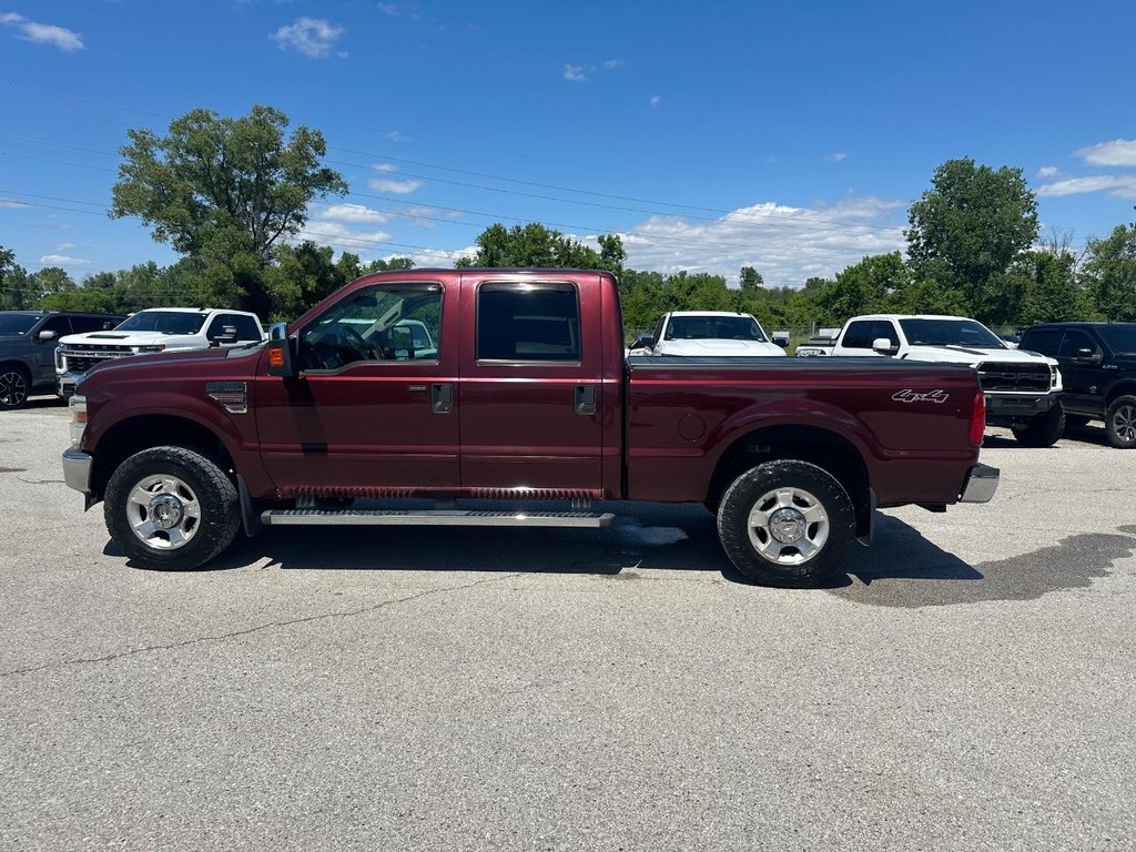 Ford Super Duty F-250 SRW Vehicle Full-screen Gallery Image 5