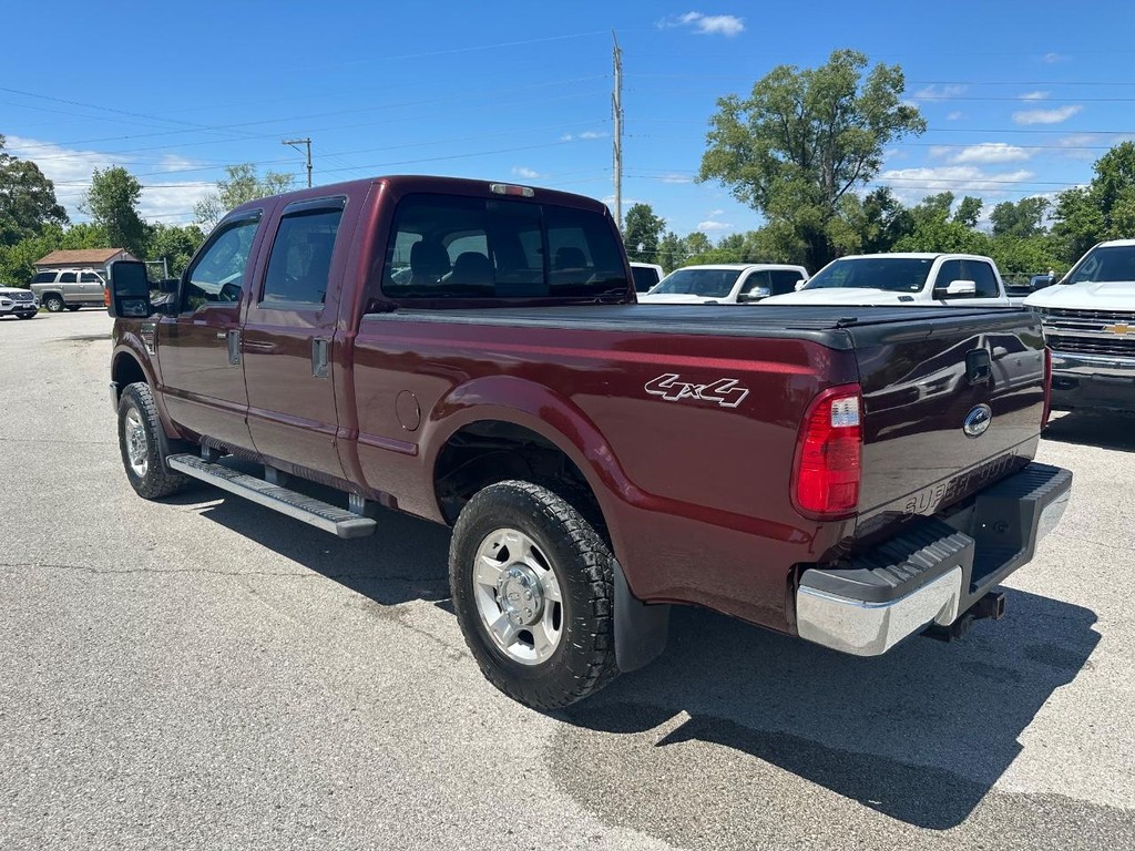 Ford Super Duty F-250 SRW Vehicle Full-screen Gallery Image 6