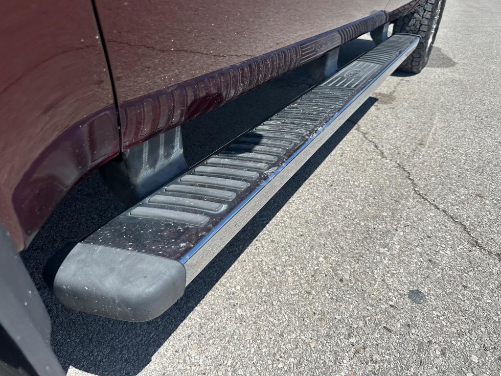 Ford Super Duty F-250 SRW Vehicle Full-screen Gallery Image 13