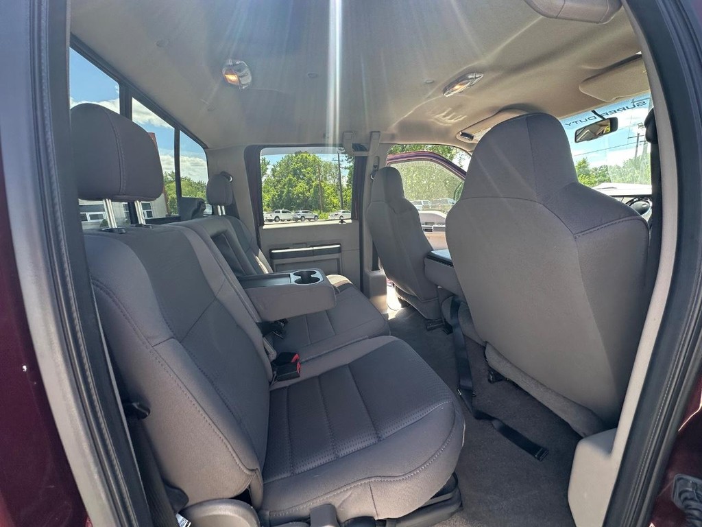 Ford Super Duty F-250 SRW Vehicle Full-screen Gallery Image 14