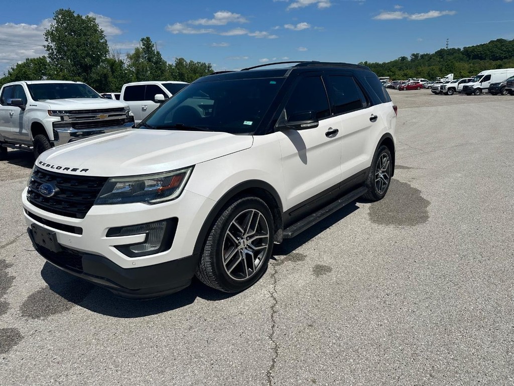 Ford Explorer Vehicle Full-screen Gallery Image 11