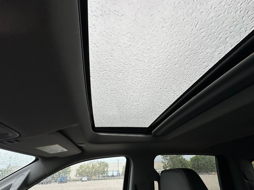GMC Sierra 1500 Vehicle Full-screen Gallery Image 18