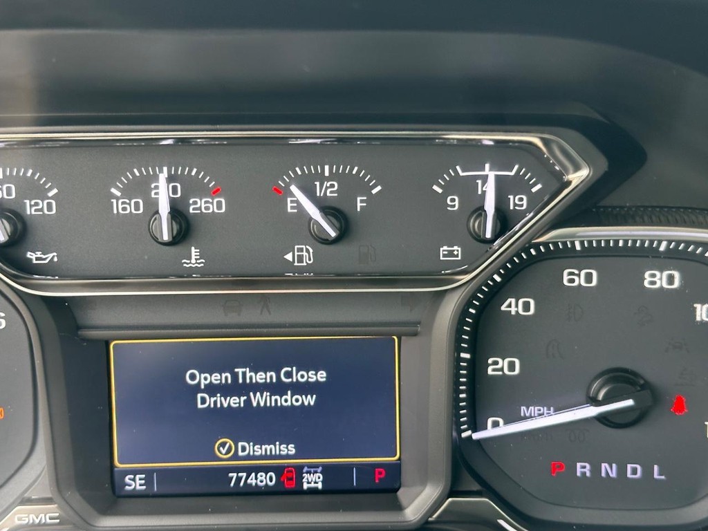 GMC Sierra 1500 Vehicle Full-screen Gallery Image 23