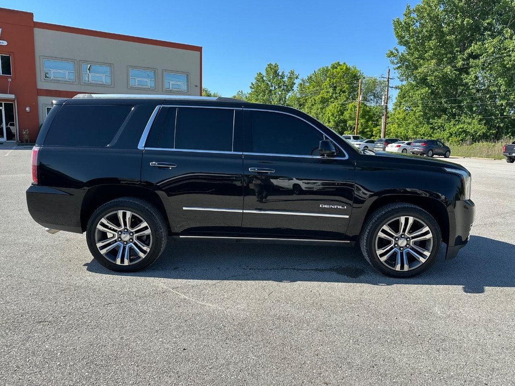 GMC Yukon Vehicle Full-screen Gallery Image 2