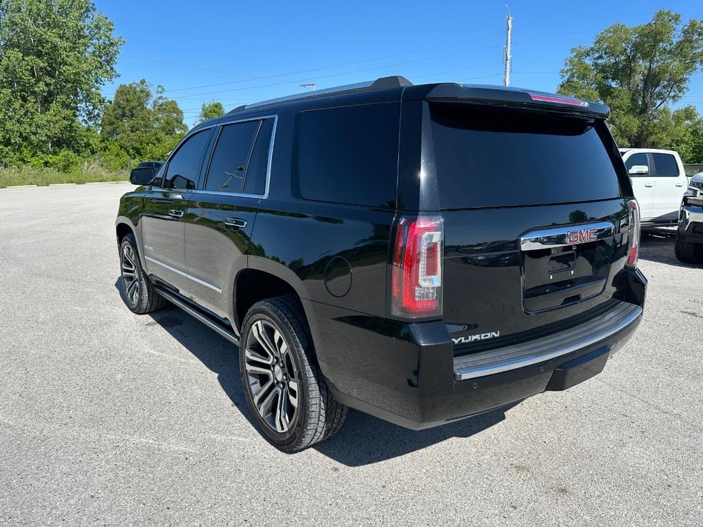 GMC Yukon Vehicle Full-screen Gallery Image 3