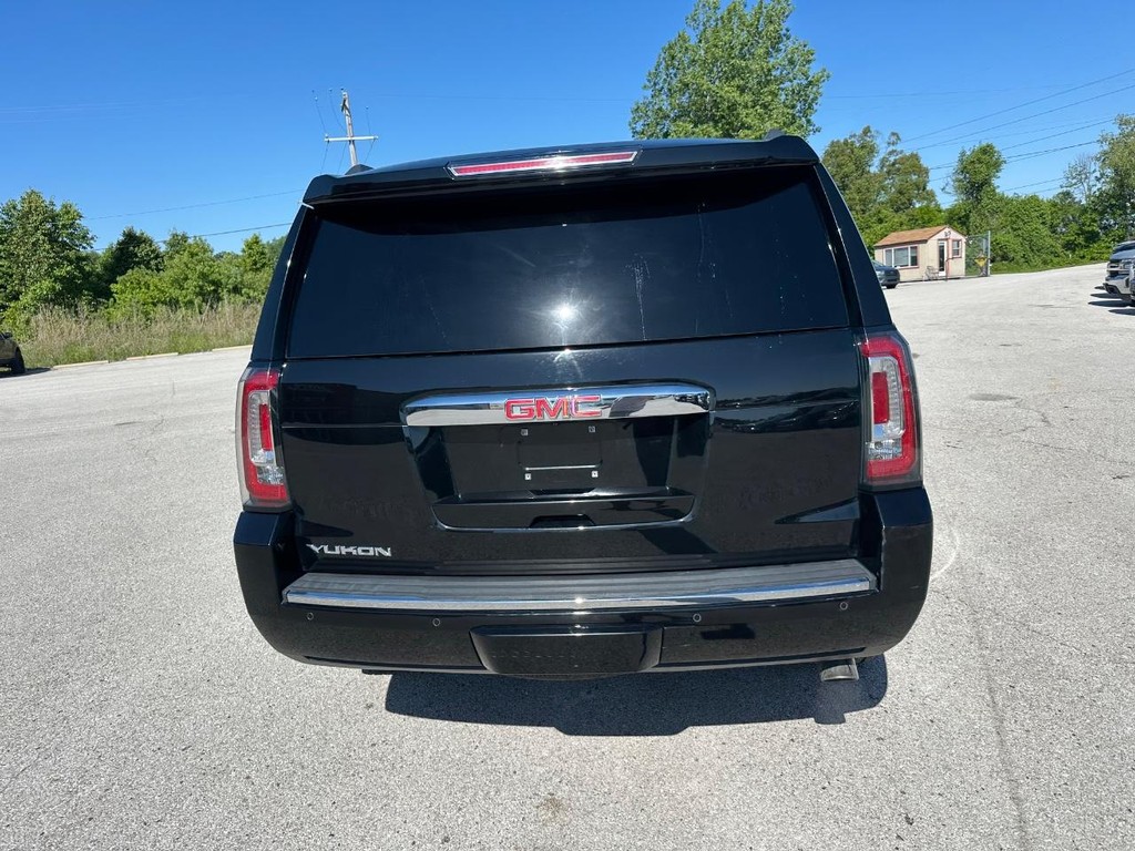GMC Yukon Vehicle Full-screen Gallery Image 4