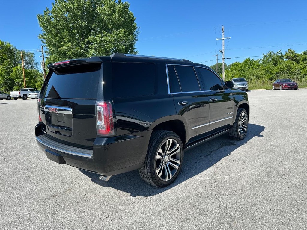 GMC Yukon Vehicle Full-screen Gallery Image 5