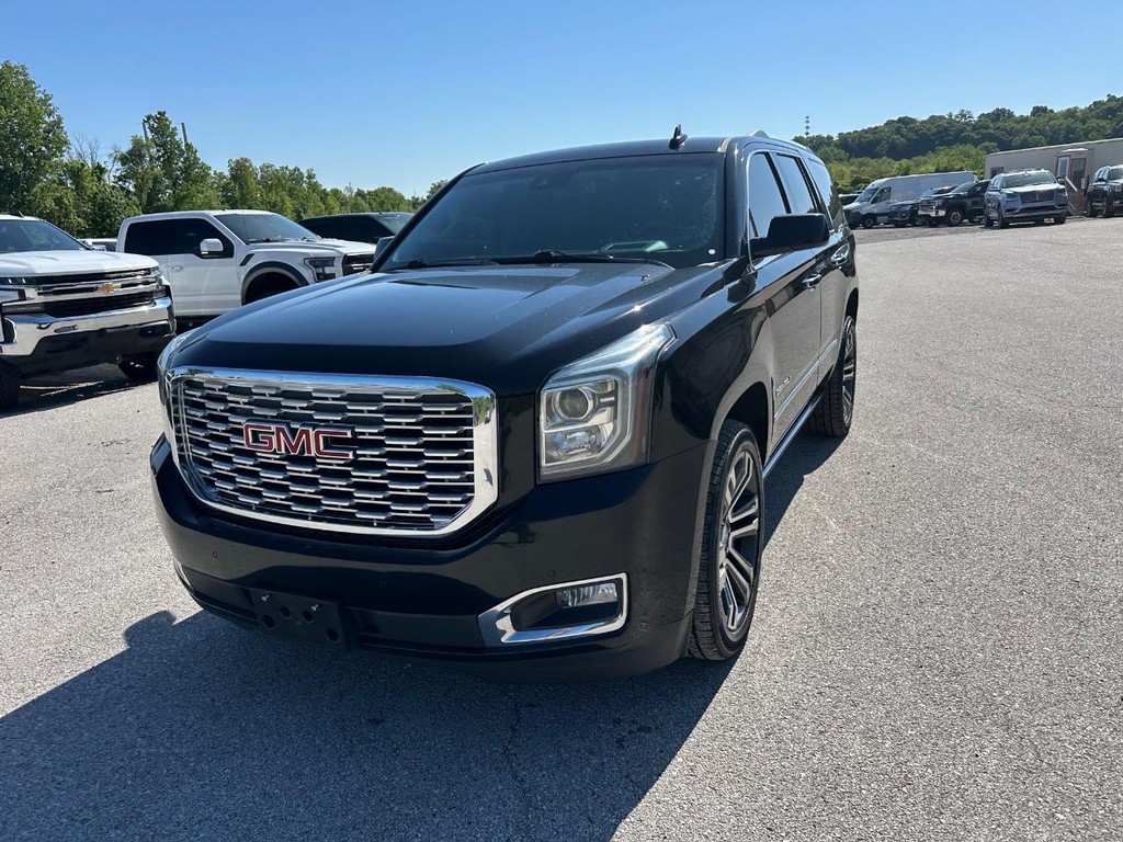 GMC Yukon Vehicle Full-screen Gallery Image 6