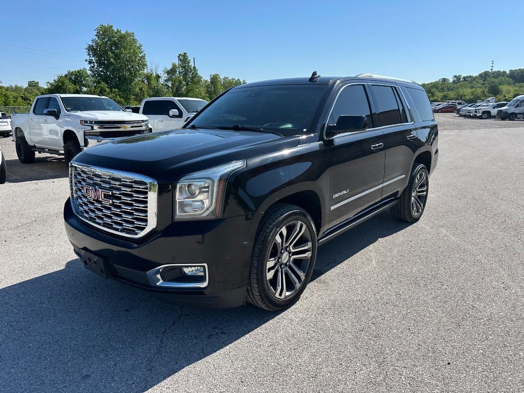 GMC Yukon Vehicle Full-screen Gallery Image 7