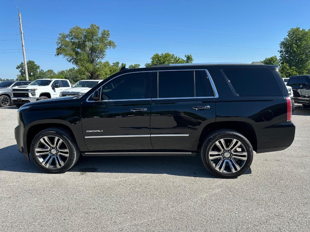 GMC Yukon Vehicle Full-screen Gallery Image 8