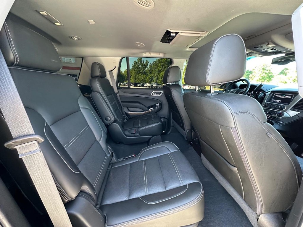 GMC Yukon Vehicle Full-screen Gallery Image 14
