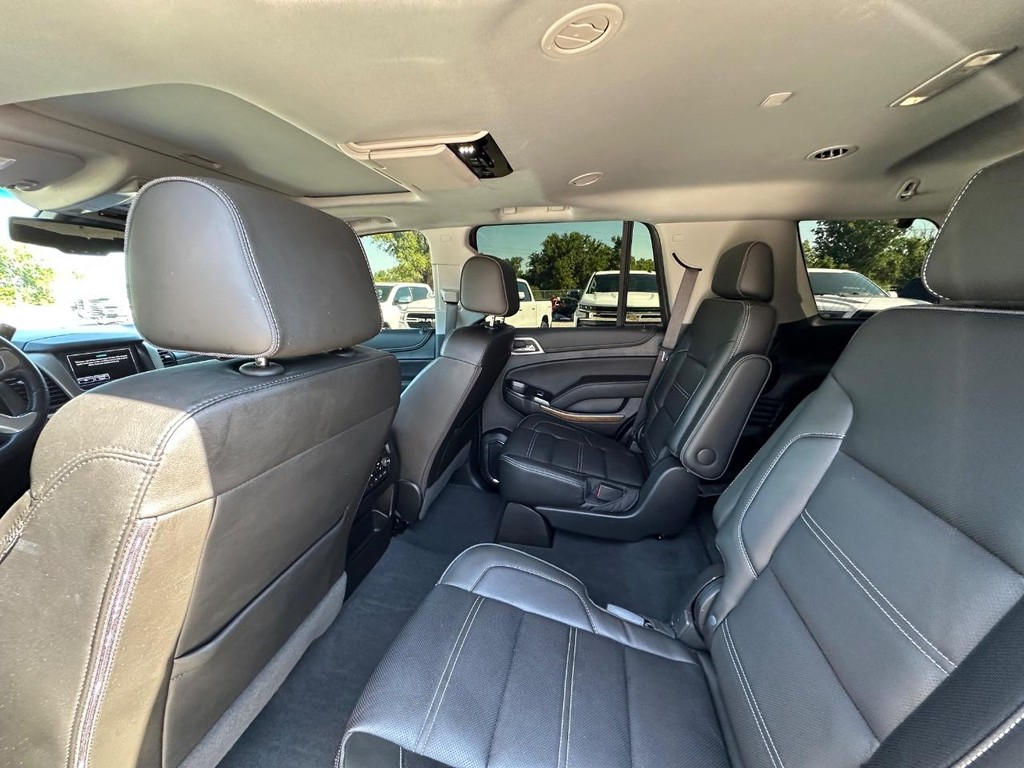 GMC Yukon Vehicle Full-screen Gallery Image 15