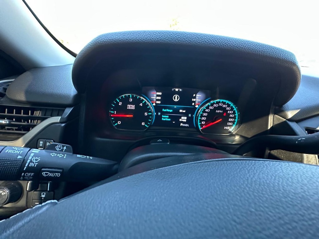 GMC Yukon Vehicle Full-screen Gallery Image 22