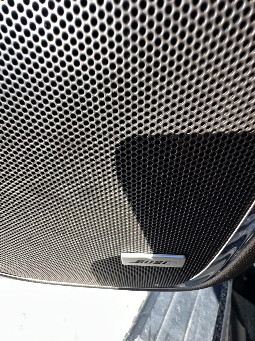 GMC Yukon Vehicle Full-screen Gallery Image 25