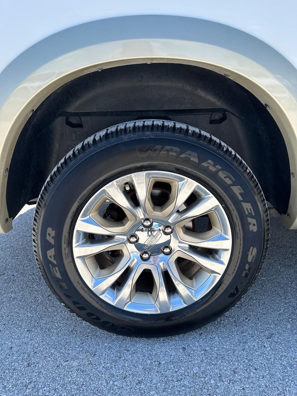 Ram 1500 Vehicle Full-screen Gallery Image 19