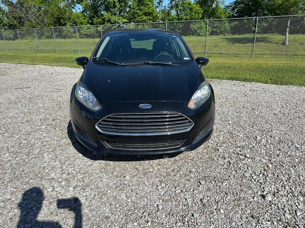 Ford Fiesta Hatchback Vehicle Full-screen Gallery Image 10