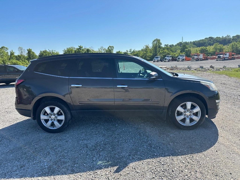 Chevrolet Traverse Vehicle Full-screen Gallery Image 2