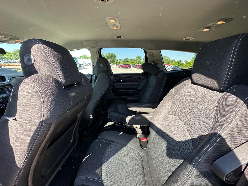 Chevrolet Traverse Vehicle Full-screen Gallery Image 17