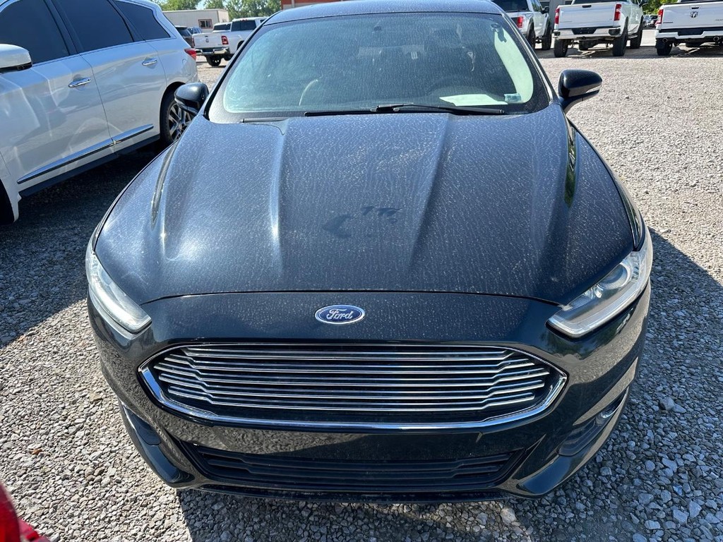 Ford Fusion Vehicle Full-screen Gallery Image 2