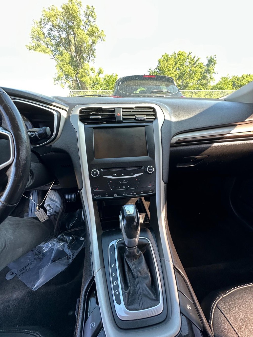 Ford Fusion Vehicle Full-screen Gallery Image 13