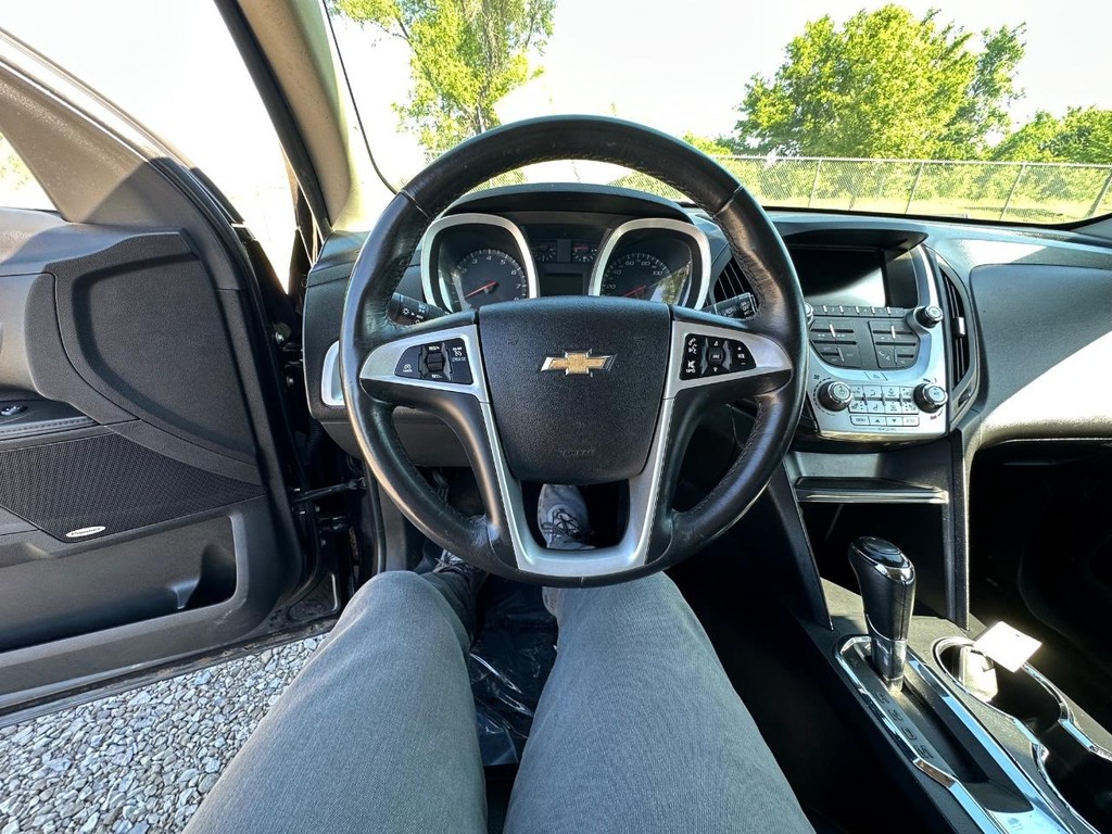 Chevrolet Equinox Vehicle Full-screen Gallery Image 16