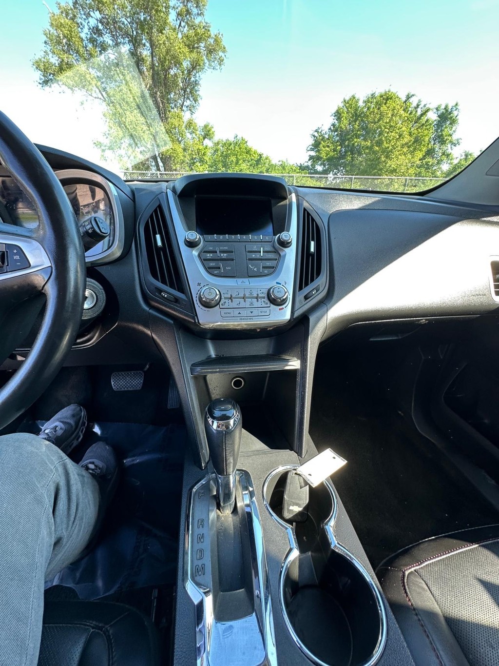 Chevrolet Equinox Vehicle Full-screen Gallery Image 18