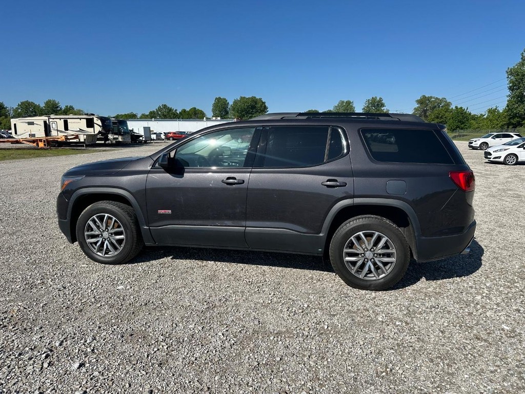 GMC Acadia Vehicle Full-screen Gallery Image 5