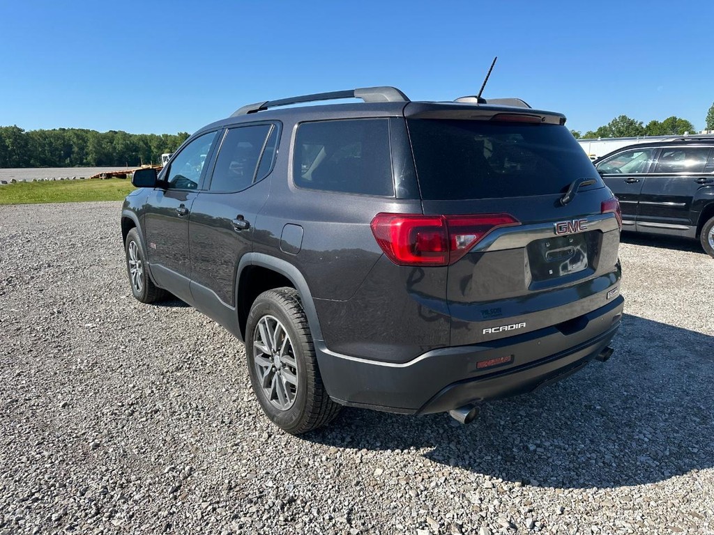 GMC Acadia Vehicle Full-screen Gallery Image 6