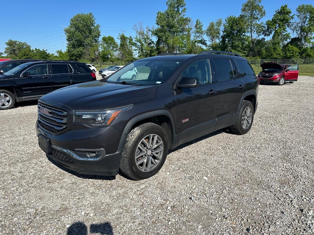 GMC Acadia Vehicle Full-screen Gallery Image 10