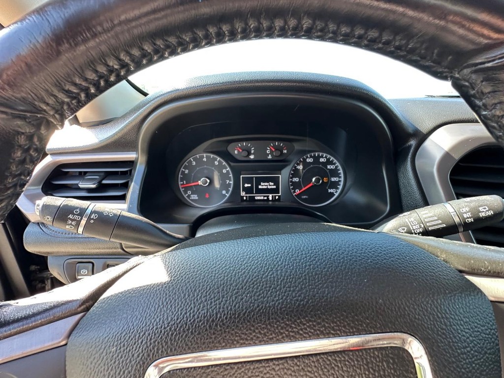 GMC Acadia Vehicle Full-screen Gallery Image 18