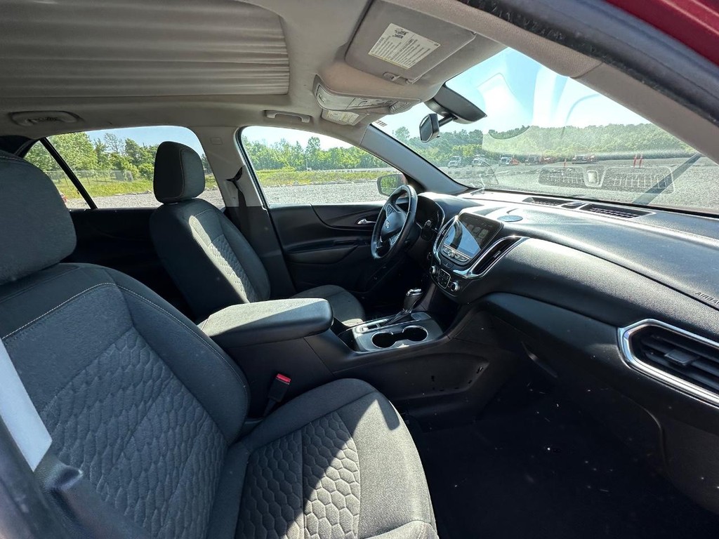 Chevrolet Equinox Vehicle Full-screen Gallery Image 13