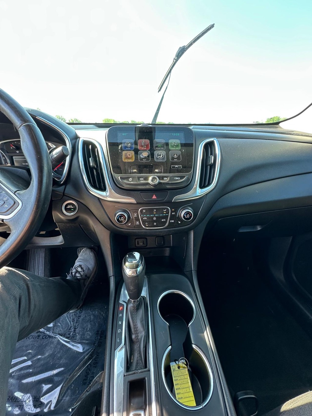 Chevrolet Equinox Vehicle Full-screen Gallery Image 15