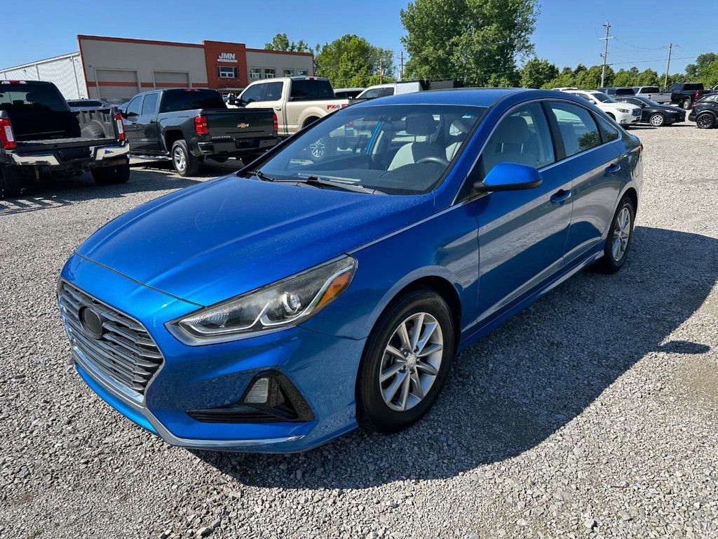 Hyundai Sonata Vehicle Full-screen Gallery Image 05