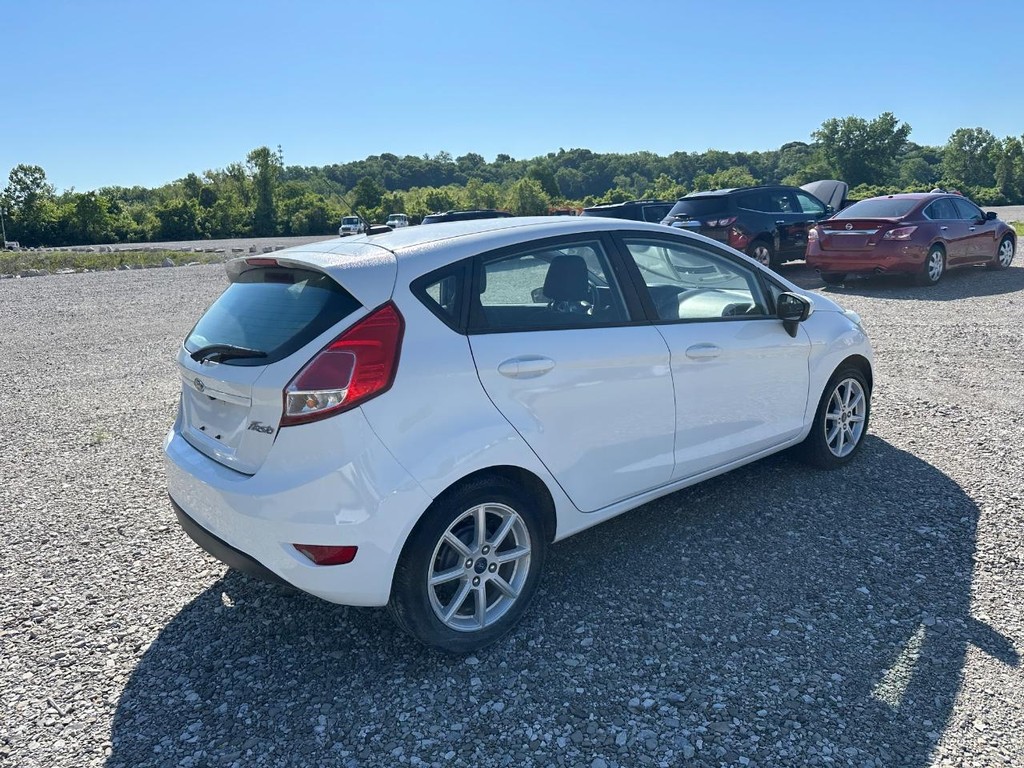 Ford Fiesta Hatchback Vehicle Full-screen Gallery Image 3