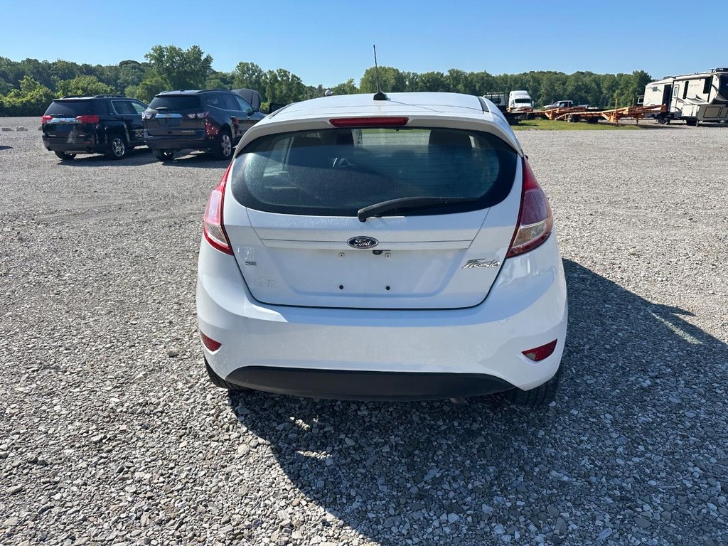 Ford Fiesta Hatchback Vehicle Full-screen Gallery Image 4