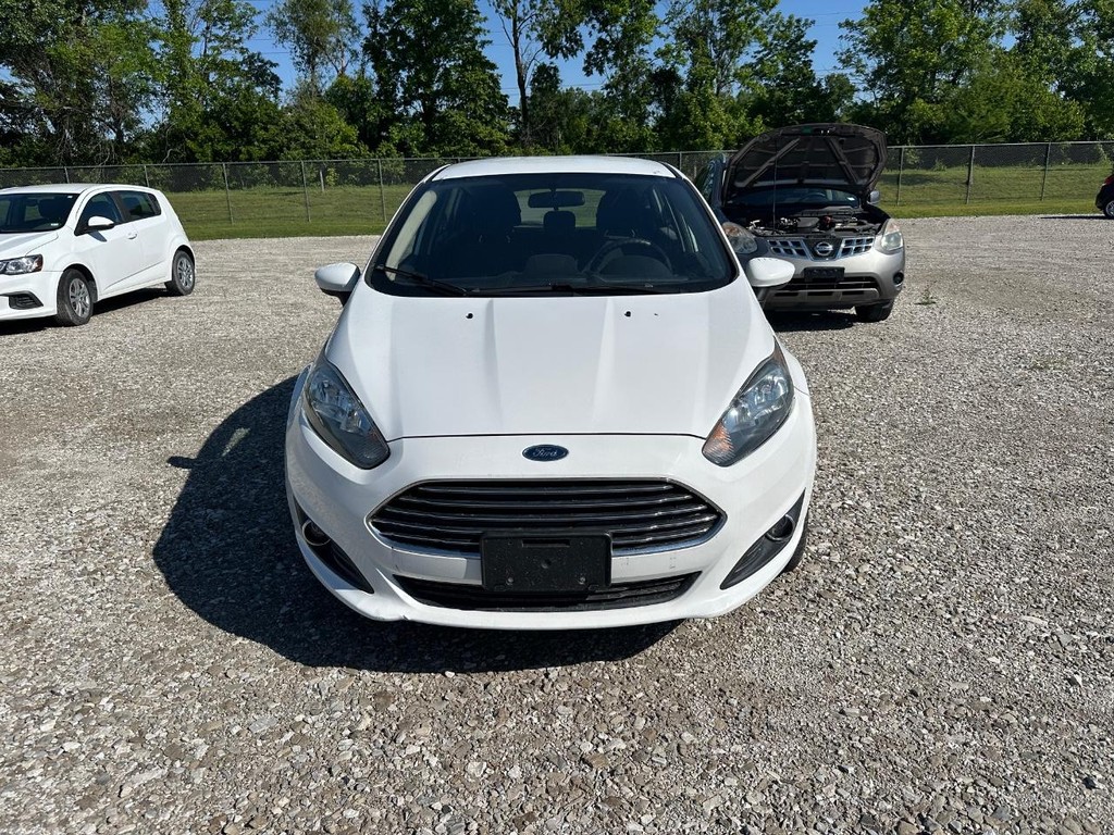 Ford Fiesta Hatchback Vehicle Full-screen Gallery Image 6