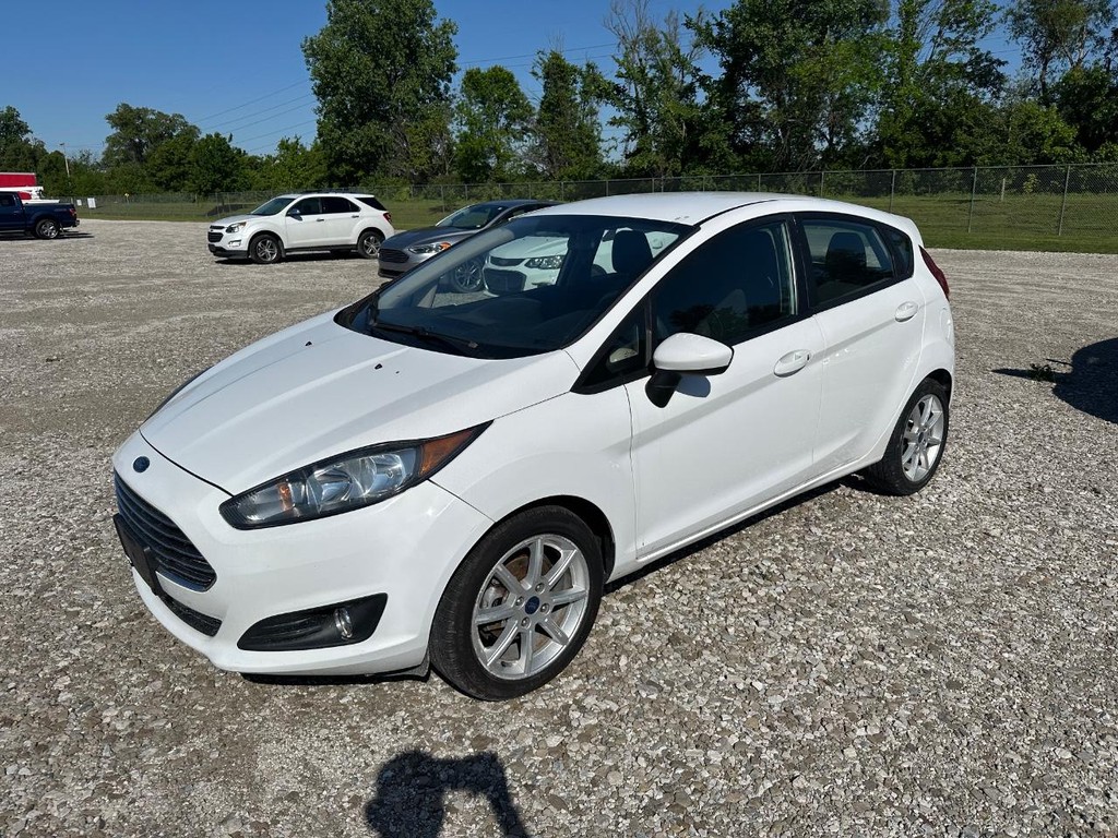 Ford Fiesta Hatchback Vehicle Full-screen Gallery Image 7